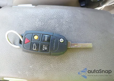 2007 Volvo V70 2.5T z USA, uszkodzony, nr VIN YV1SW592472626104